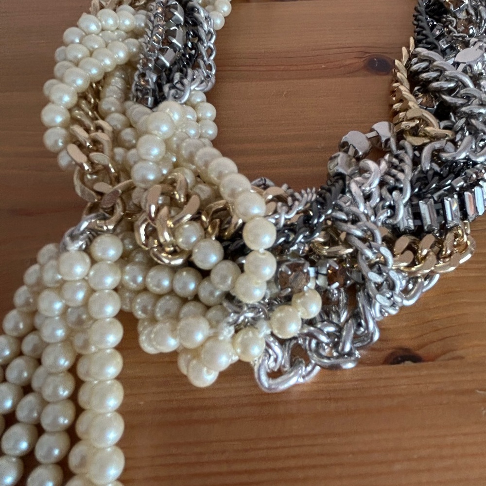 Banana Republic Statement Necklace - Picture 6 of 11